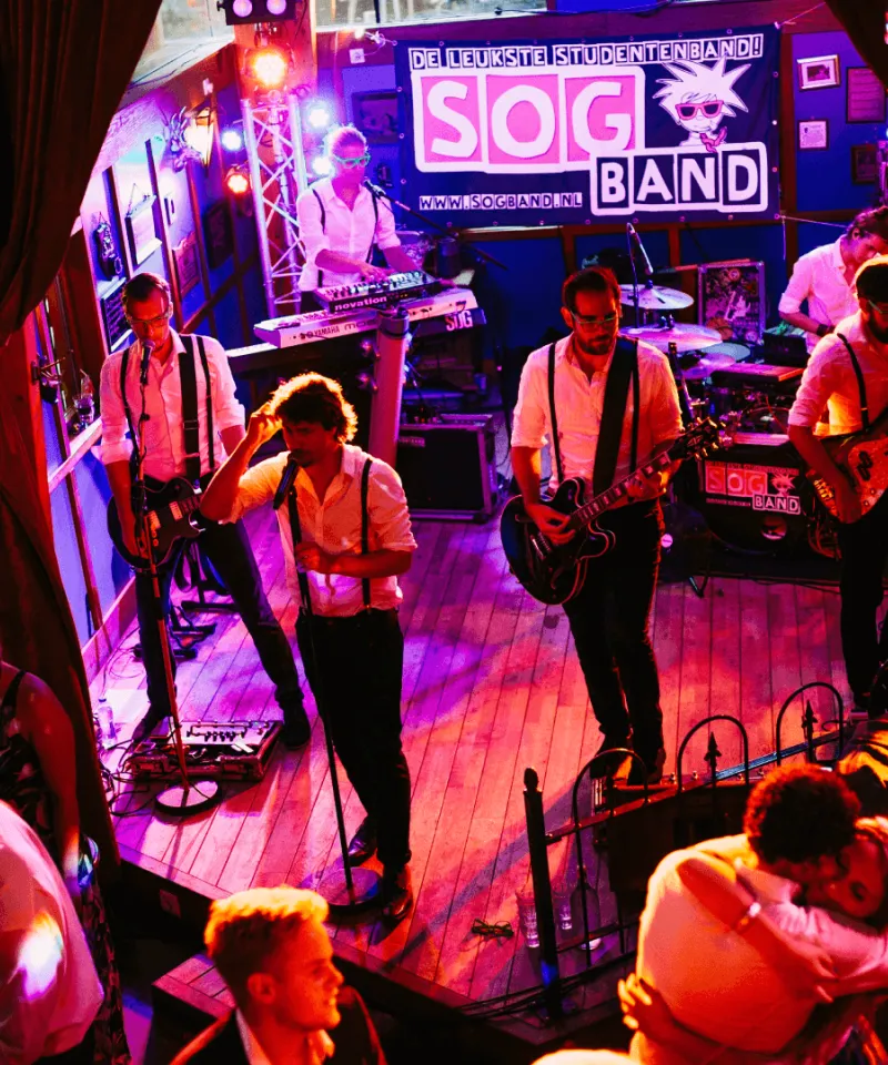 <span>Feestavond bij Knus</span>
