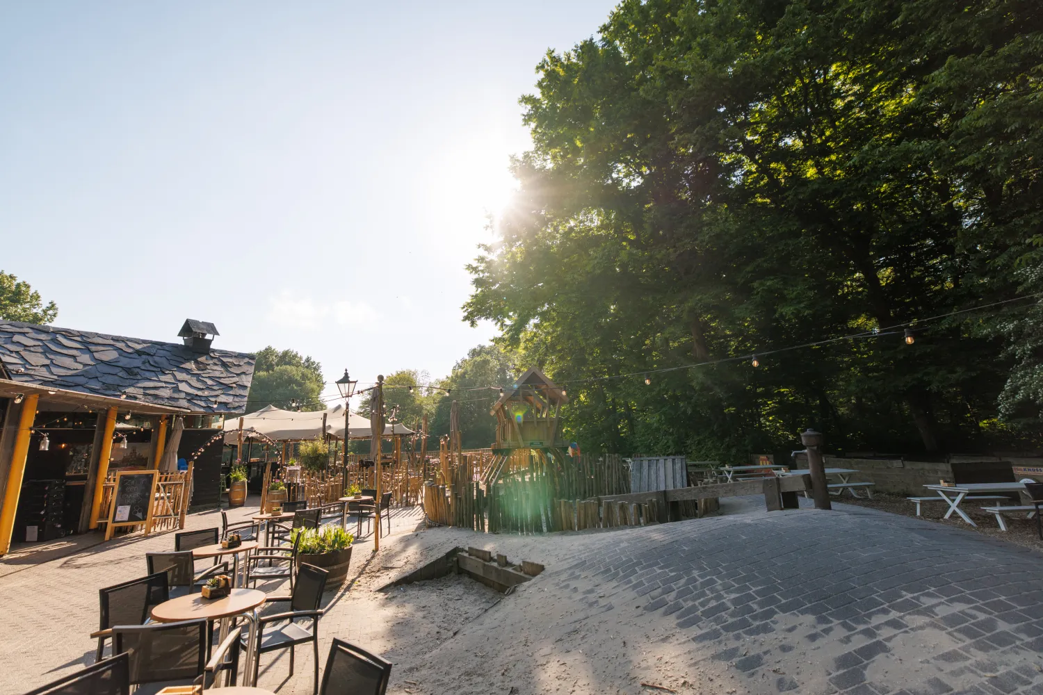 Terras aan de Speeltuin in Delft